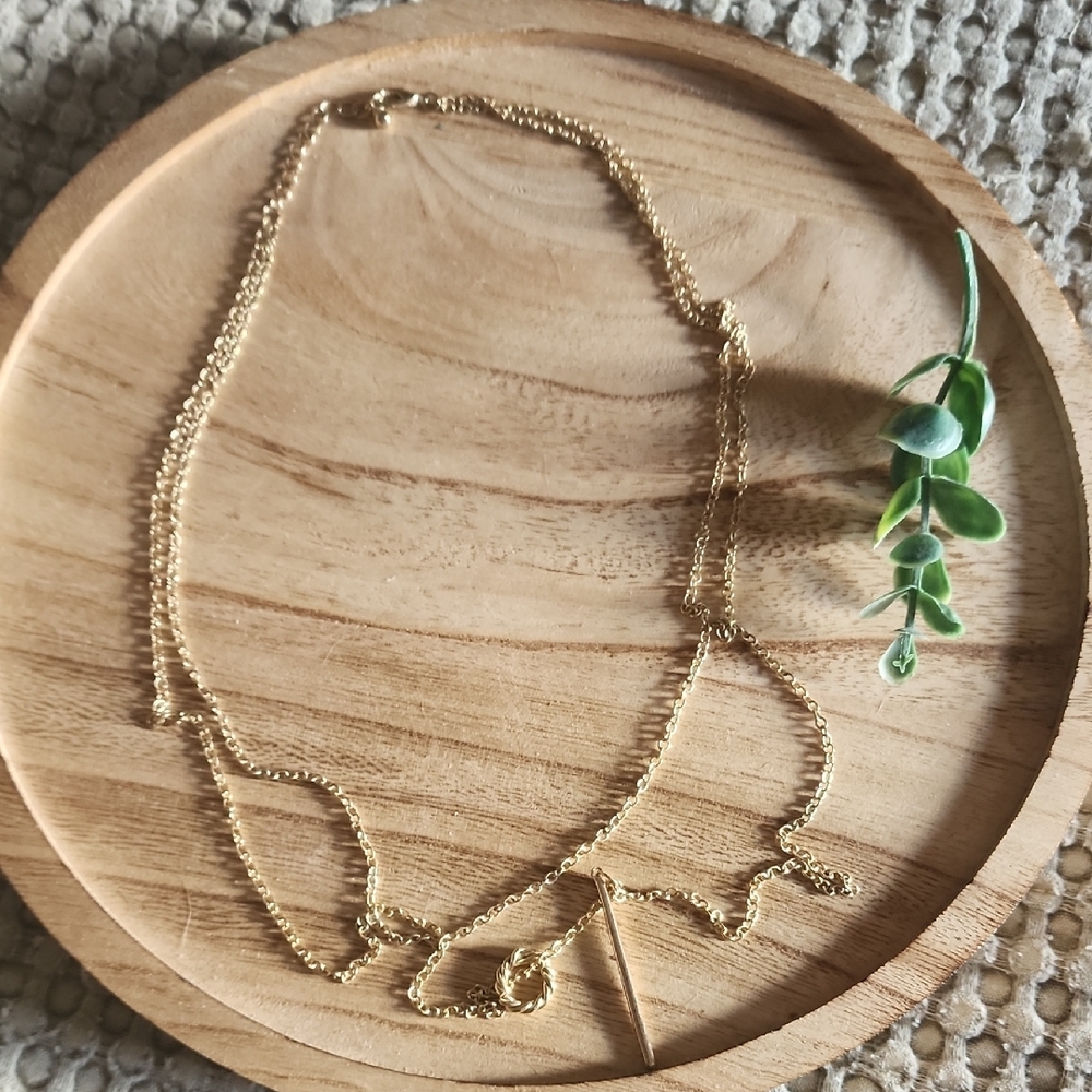 Elegant Gold-Tone Necklace